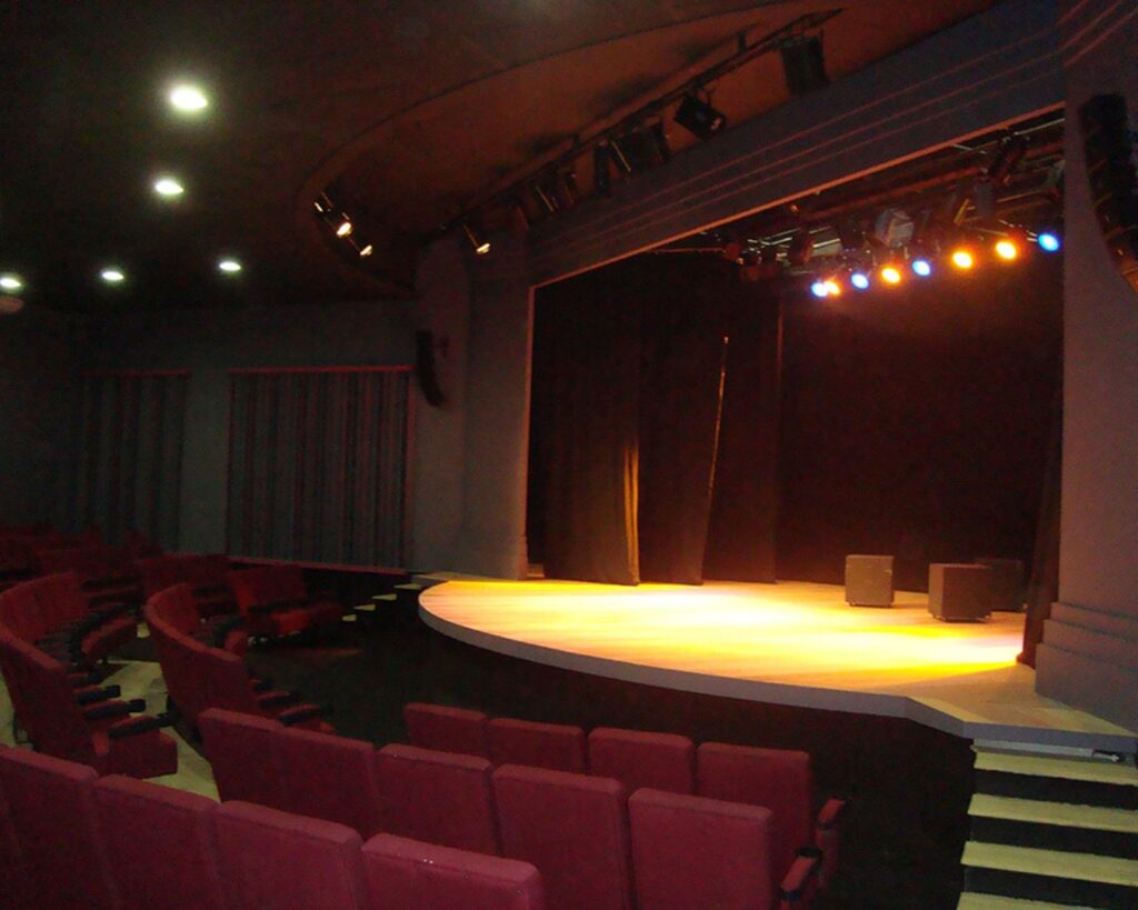 Teatro - Centro Cultural Aracy Carvalho Di Biase