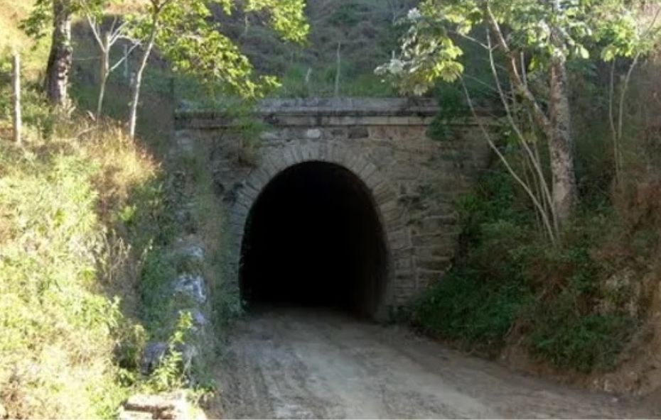 Túnel Velho - Ponto Turistico de Barra do Pirai