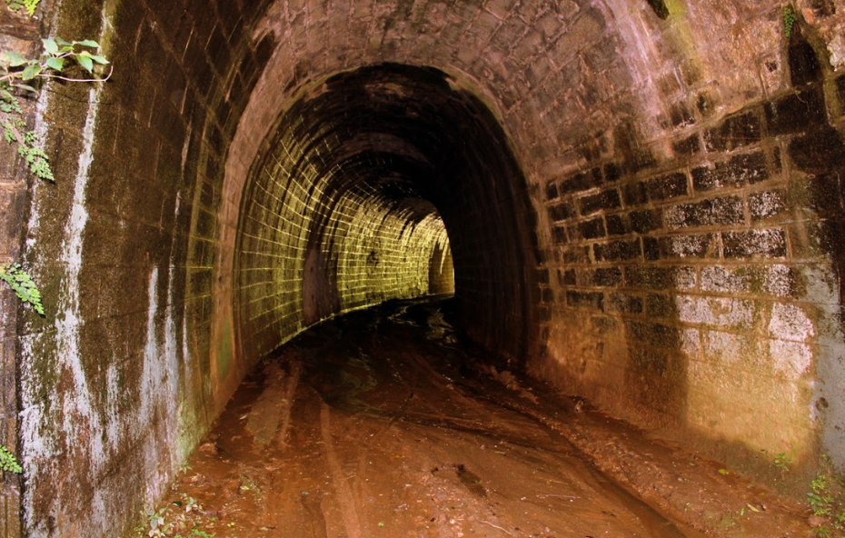 Túnel Velho de Ipiabas