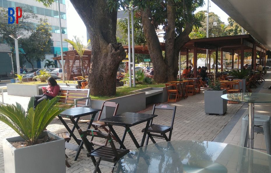 Praça da cobra fumando em barra do piraí