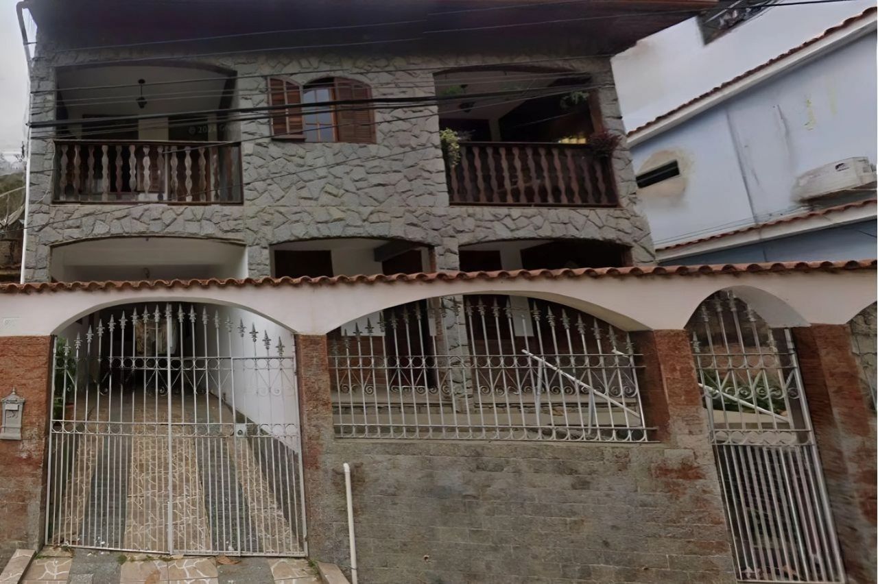 Casa à venda em Barra do Piraí com 2 quartos - (R$ 235.000) - Foto Nova.